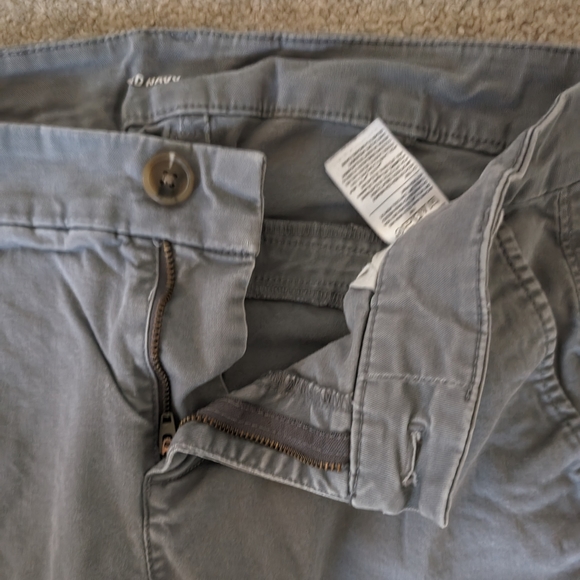 Old Navy Skinny Khaki Pants - Picture 9 of 11
